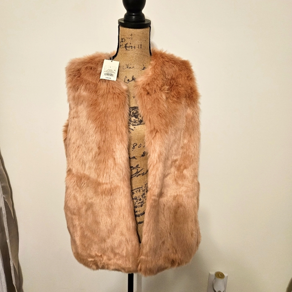 NWT 'A New Day' Light pink faux fur vest, large